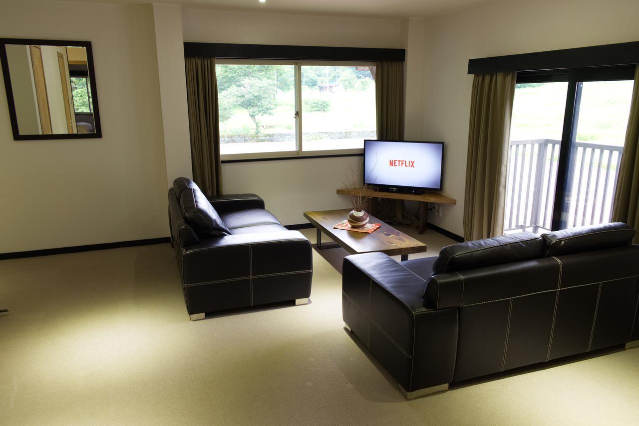 Ski-In, Ski-Out Iwatake Apartments Hakuba Ngoại thất bức ảnh